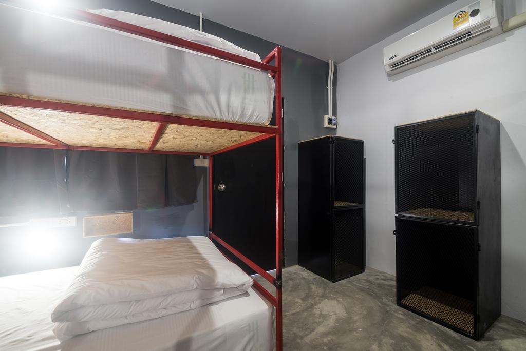 BED Hostel Phuket Rom bilde