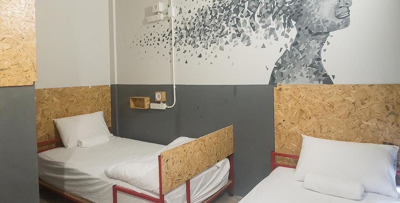 BED Hostel Phuket Eksteriør bilde