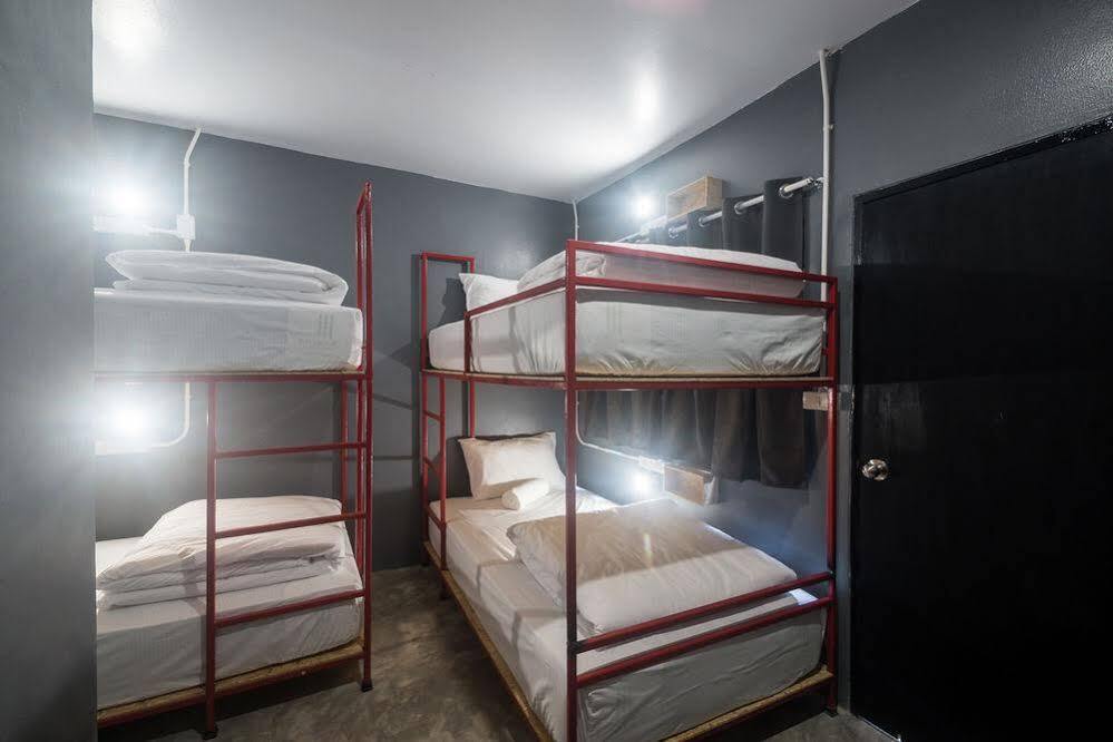 BED Hostel Phuket Eksteriør bilde